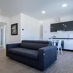 Vat 52 Sub 15 Apartament *